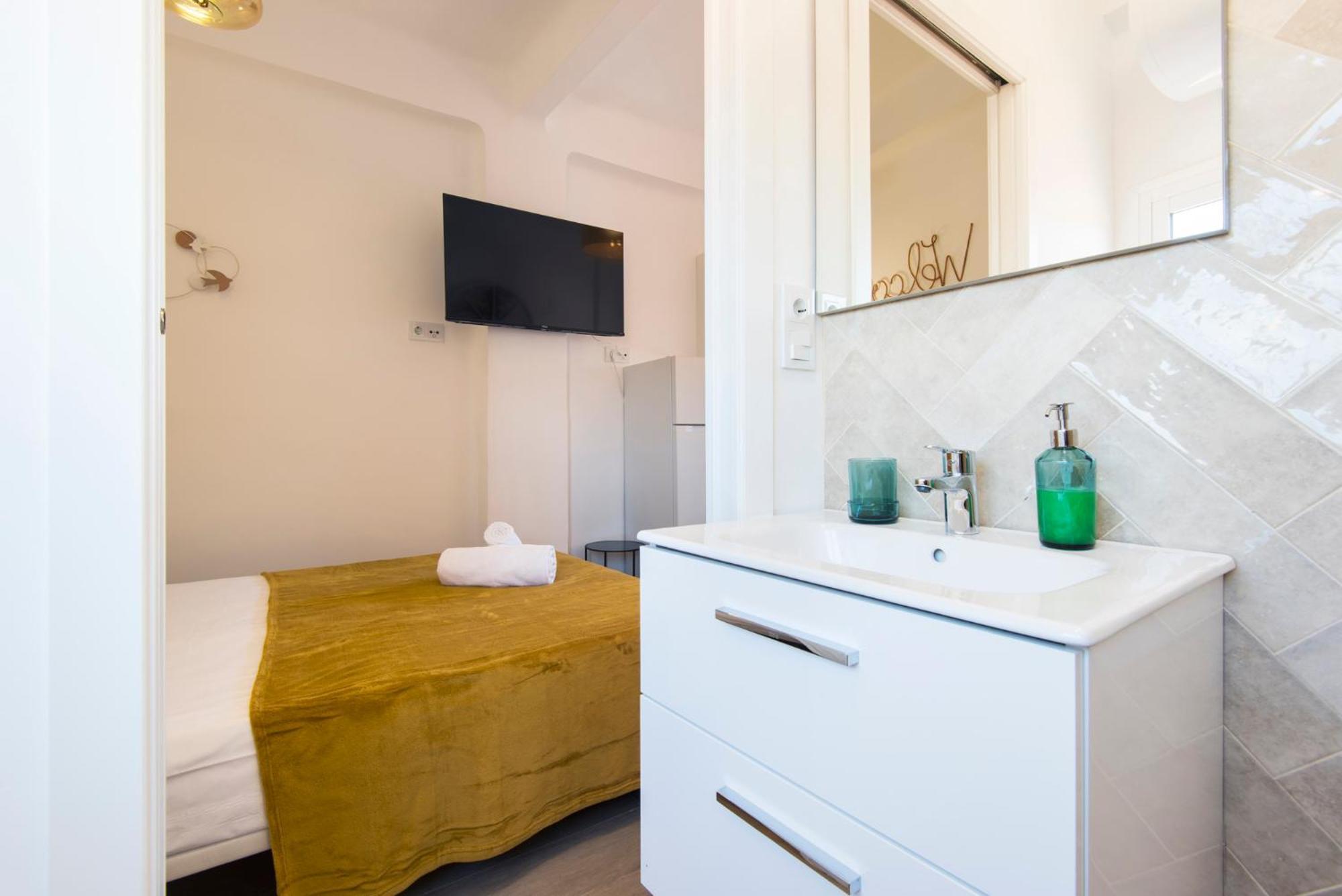 Apartment Malaga Tour Museums Constitucion Square Exterior photo
